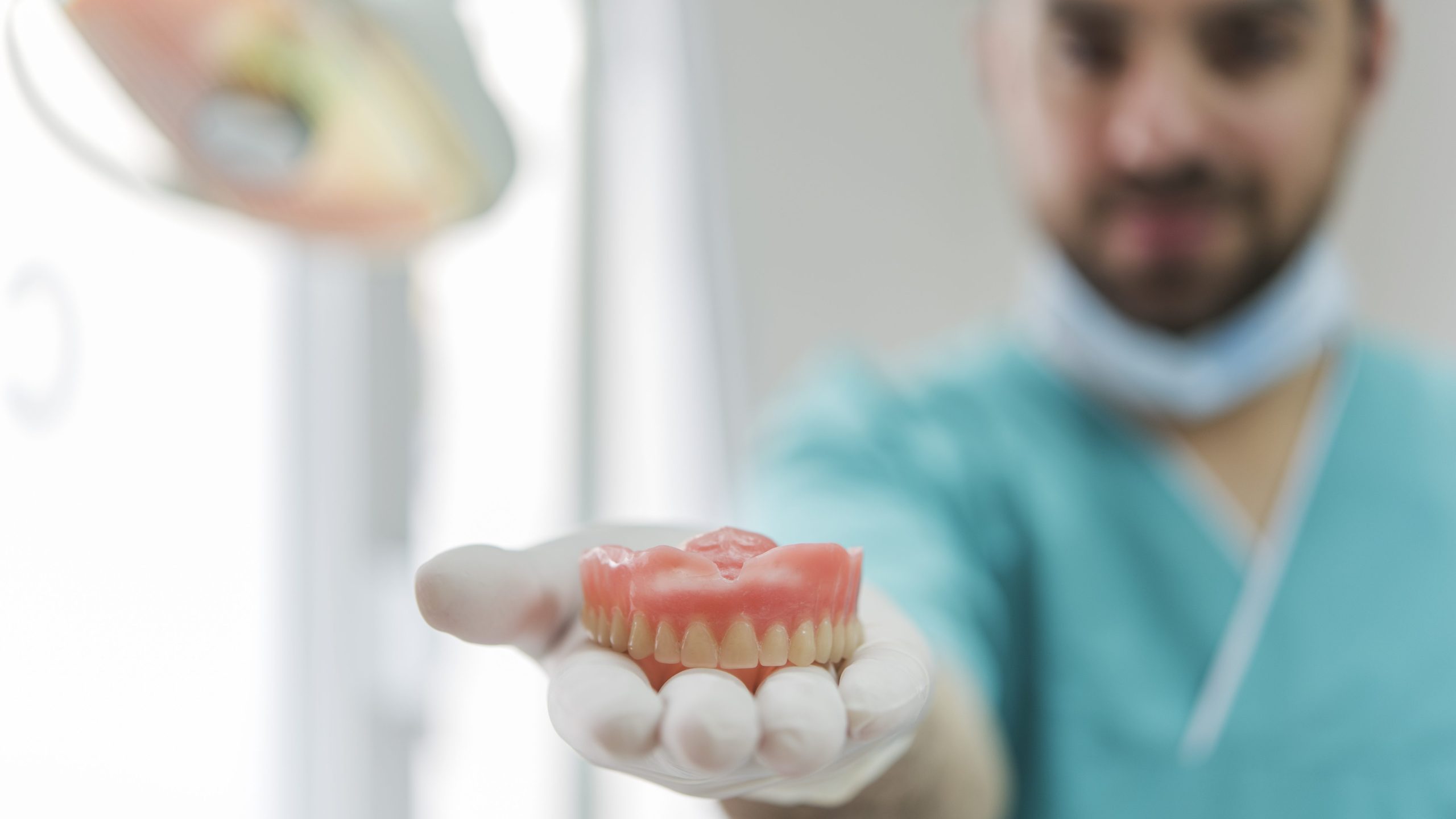 zubnye-protezy-astana-5